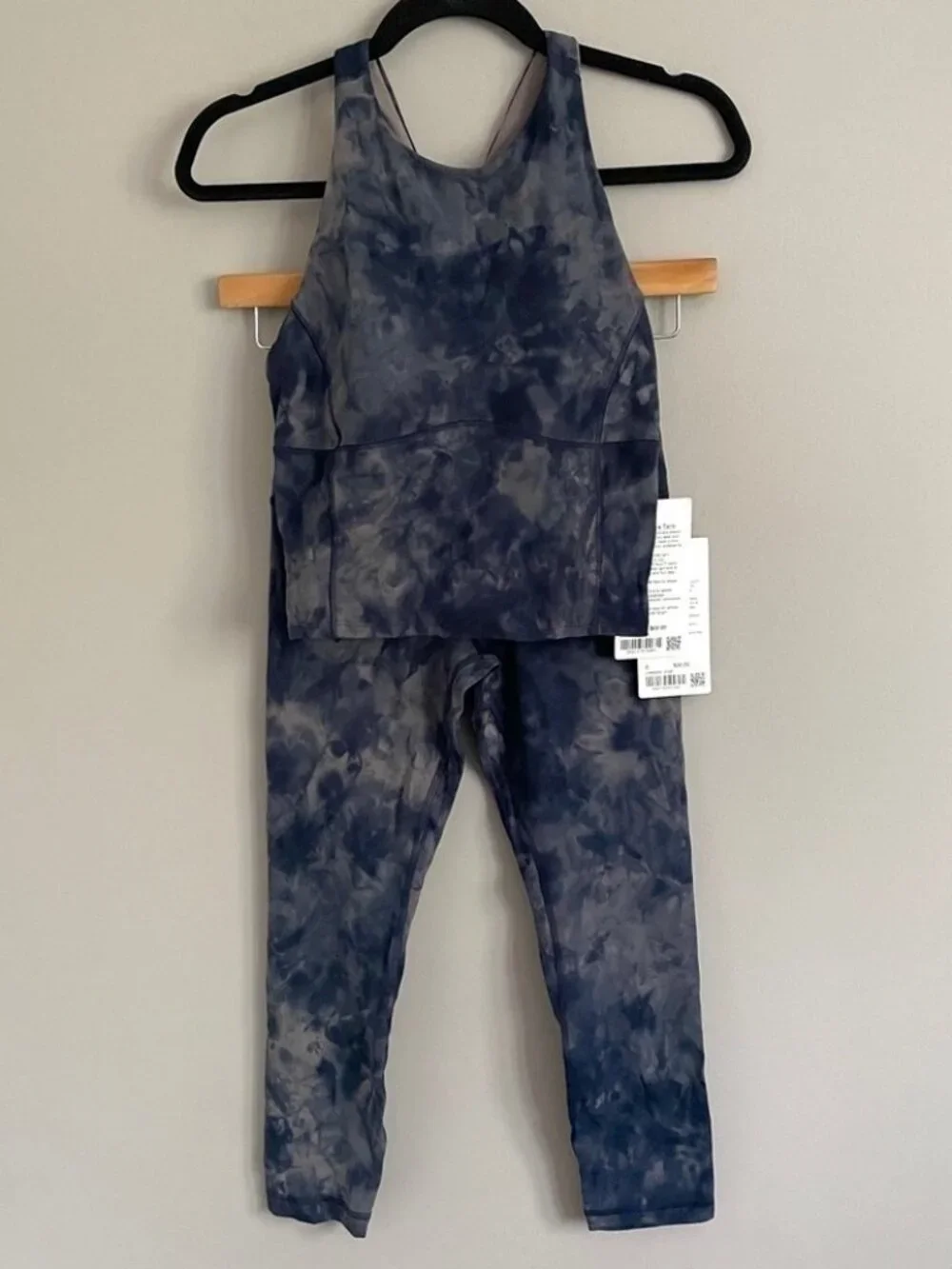 Lululemon Diamond Dye Lunar Rock Tank + Align Crop 23